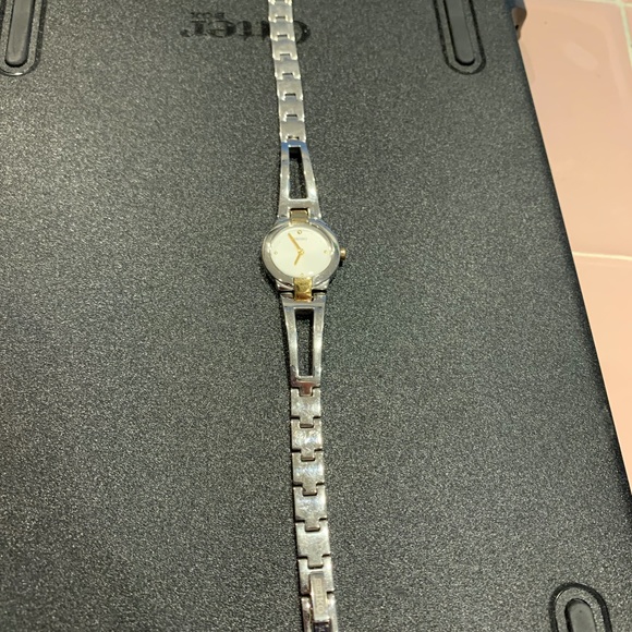 Seiko womens water resistant watch - Picture 1 of 7